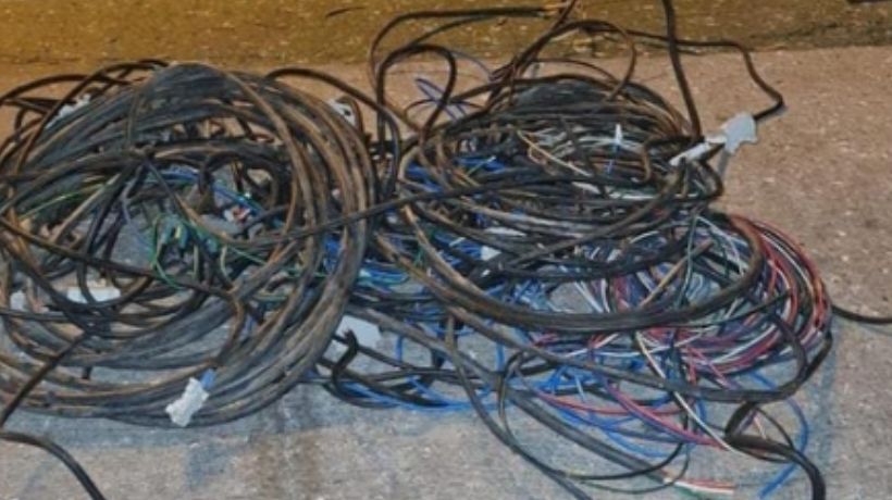 Trabajadores sorprenden in fraganti robo de cables desde el sector de Cerro Los Morros en Antofagasta: Individuo quedó detenido