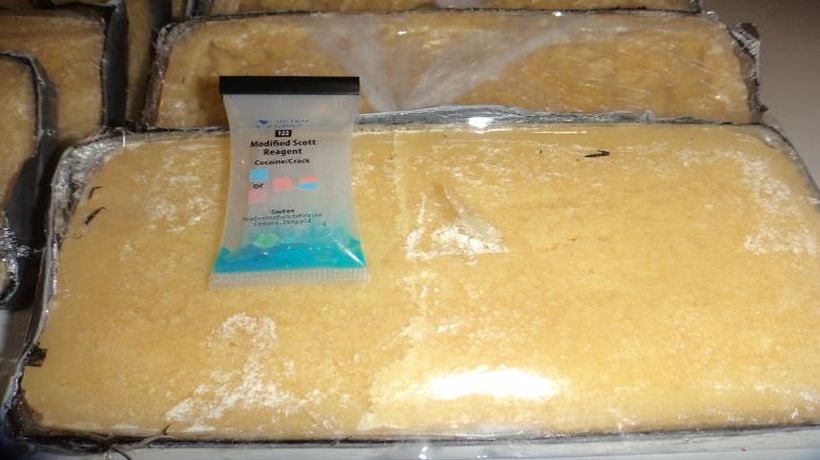 Detectan cargamento de cocaína y pasta base en bus internacional en Colchane