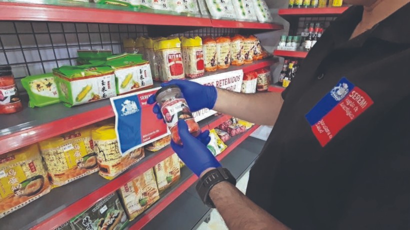 Desnaturalizan más de 500 kilos de alimentos de Mall Chino de Antofagasta