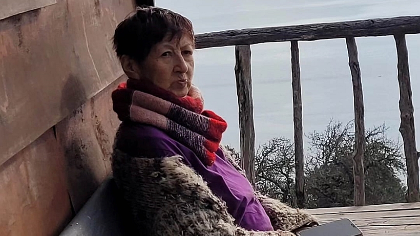 Decretan duelo comunal en Castro por muerte de reconocida reportera Sara Curumilla