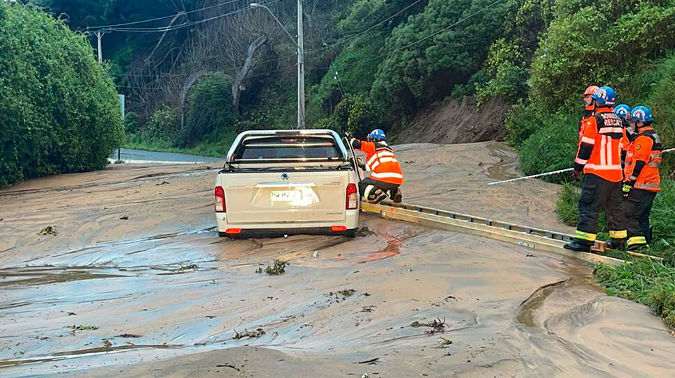 Reñaca: hasta el miércoles se espera que esté cerrada la Av. Borgoño tras remoción de masa