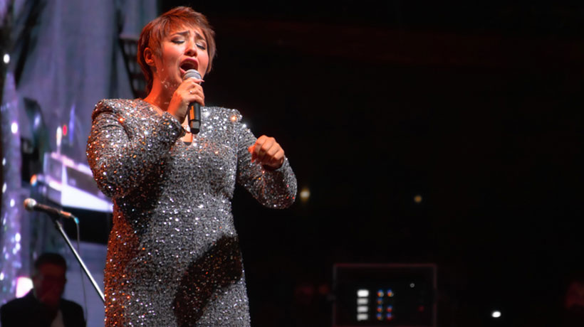 Llena de clásicos y dedicada Cecilia: Así fue la emotiva presentación de La Nueva Ola 2.0