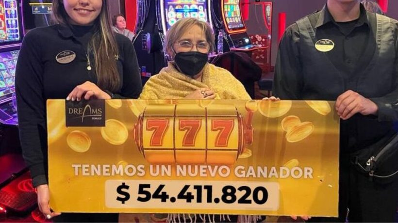 Profesora de matemáticas ganó $54 millones en una tarde en casino de Temuco