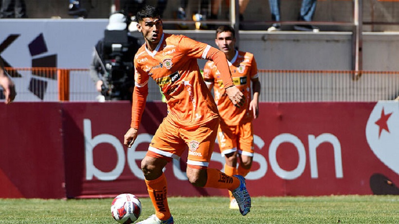 Sigue escándalo por declaraciones del delantero de Cobreloa David Escalante sobre apuestas en el fútbol