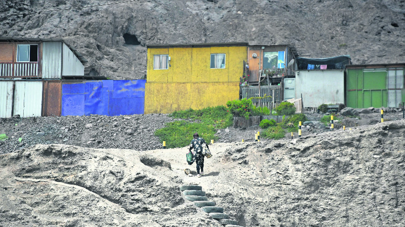 380 familias de campamentos de Taltal contarán con electricidad
