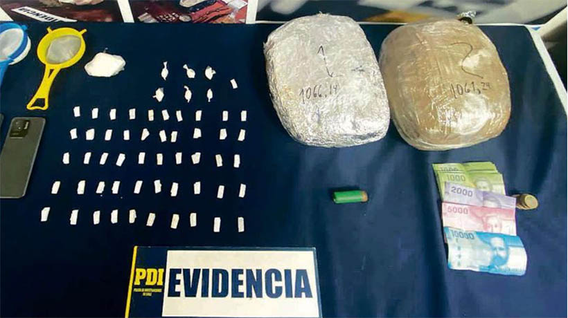 Con libreta de clientes y dos kilos de marihuana caen tres sujetos en operativo