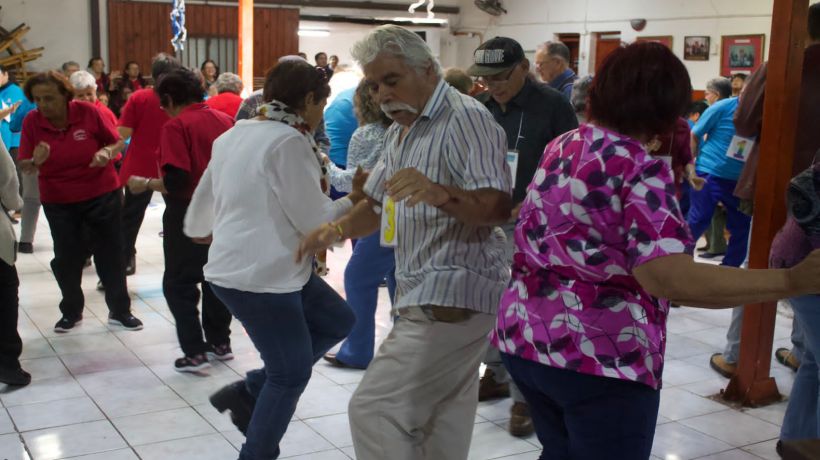 Realizan “fiesta saludable” con la participación de más de 200 personas mayores en Iquique