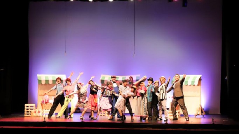 Con 14 artistas en escena vuelve "La Pérgola de las Flores" al Teatro Biobío Con 14 artistas en escena vuelve "La Pérgola de las Flores" al Teatro Biobío