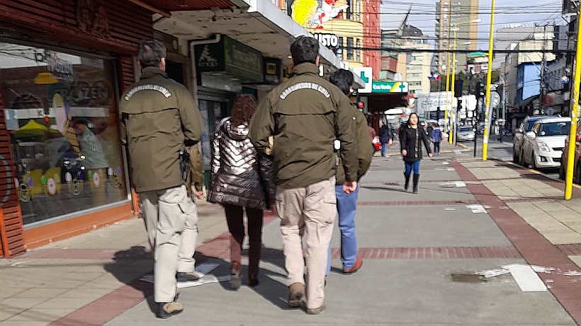 [FOTOS] Carabineros allanó oficinas de la Municipalidad de Puerto Montt: alcalde habría sido trasladado a unidad policial