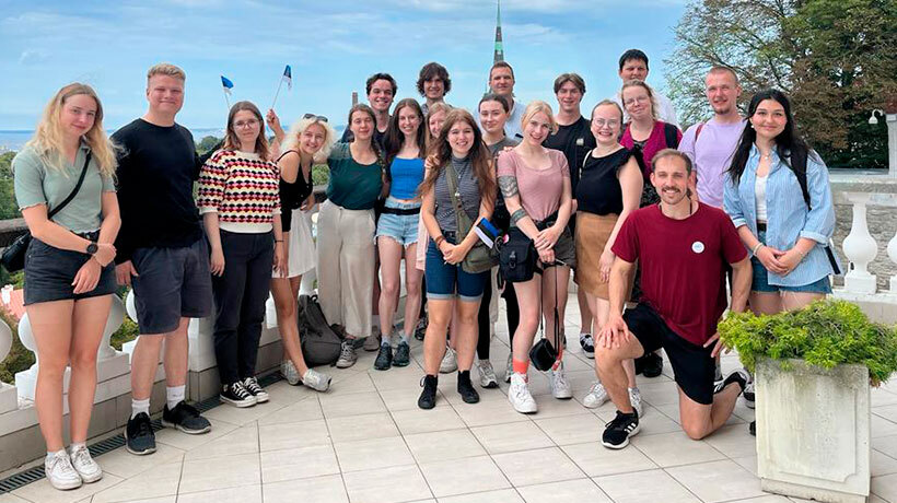 Joven conconina viajó hasta Estonia para conocer sus raíces