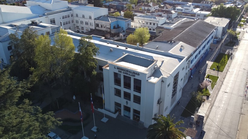 Concejales de Chillán presentan querella por la venta de medialuna