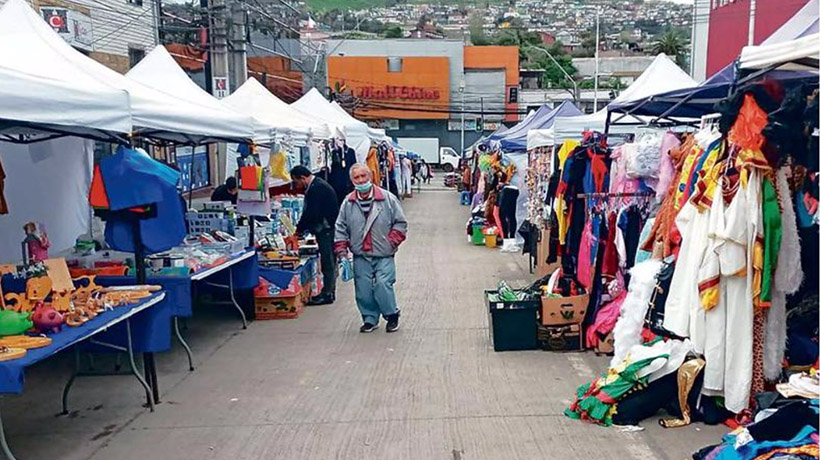 Municipalidad sacará a los ambulantes de la calle Bombero Molina a fin de mes