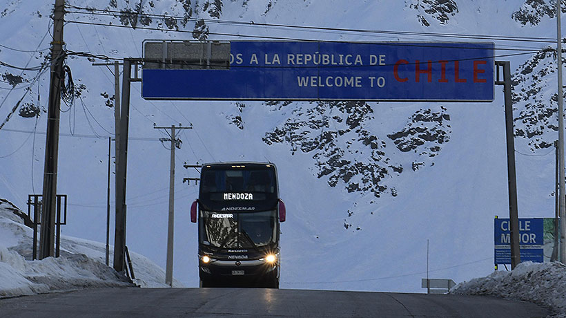 Habilitan el tránsito para todo tipo de vehículos en el paso Los Libertadores