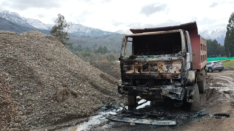 Hasta tres meses de retraso podrían registrar obras viales en Alto Biobío tras ataque que destruyó maquinaria