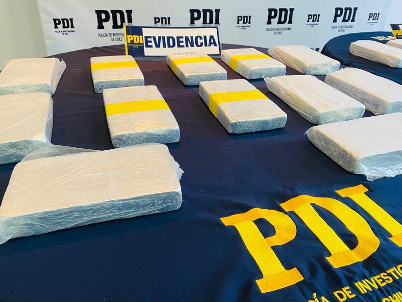 Camión llevaba ocultos 27 kilos de clorhidrato de cocaína en cercanías del Terminal Asoagro de Arica
