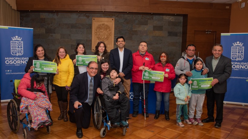 Entregan 27 millones de pesos a organizaciones comunitarias de Osorno
