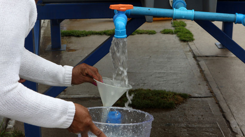 Anuncian megacorte de agua en seis comunas de la RM por construcción de Línea 7 del Metro