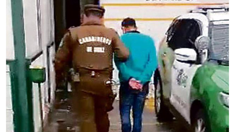 En Curacaví cayó sujeto acusado de atacar a su pareja con un cuchillo