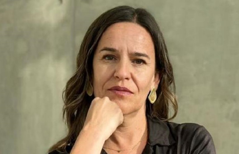 Caso celulares: Concejala De la Carrera interpone querella por ‘trato directo’ con Siglo Verde