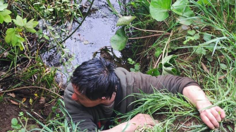 Rescataron a un hombre que cayó a un estero en Puerto Octay