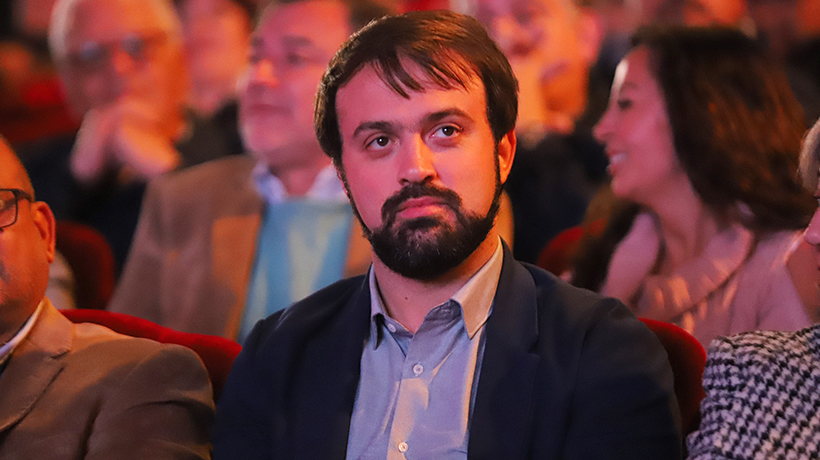 Sharp por norma aprobada en el Consejo Constitucional que permite la reeleción de alcaldes sin límites: "Es una vergüenza"