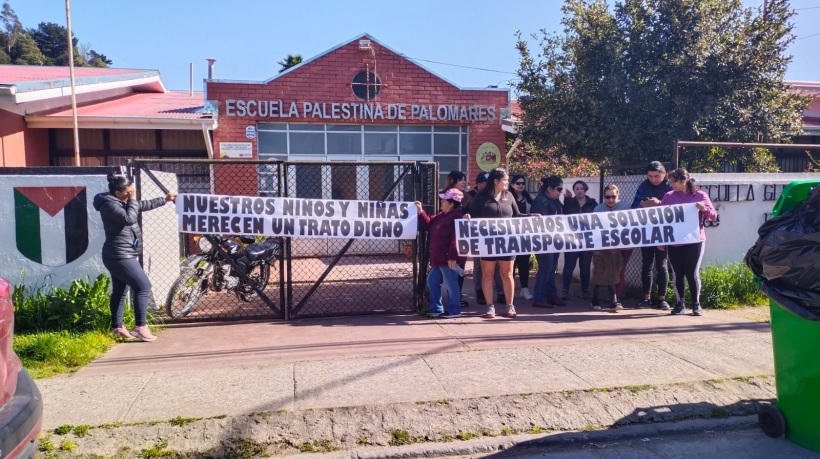 Apoderados protestaron por traslado de escuela en Palomares y exigen transporte para los alumnos