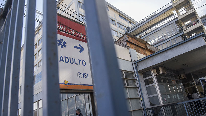 Valparaíso: menor de edad lanzó gas pimienta en hospital y descompensó a pacientes del van Buren