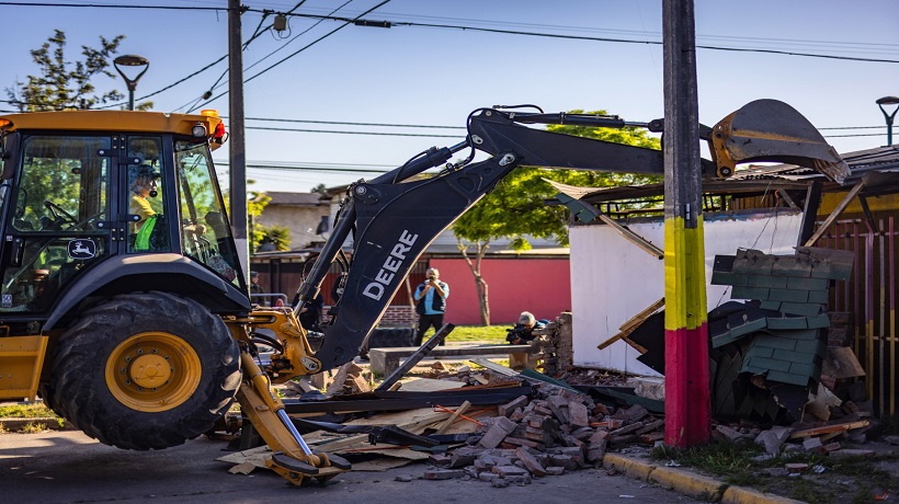 Duodécima demolición de mausoleo narco en San Ramón: contaba con cámaras de seguridad y suministro eléctrico Duodécima demolición de mausoleo narco en San Ramón: contaba con cámaras de seguridad y suministro eléctrico