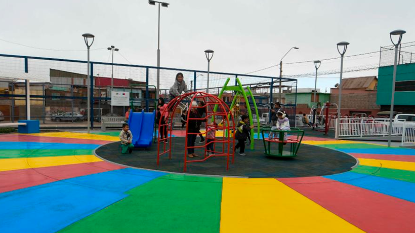 Inauguran moderna plaza en junta vecinal de Alto Hospicio
