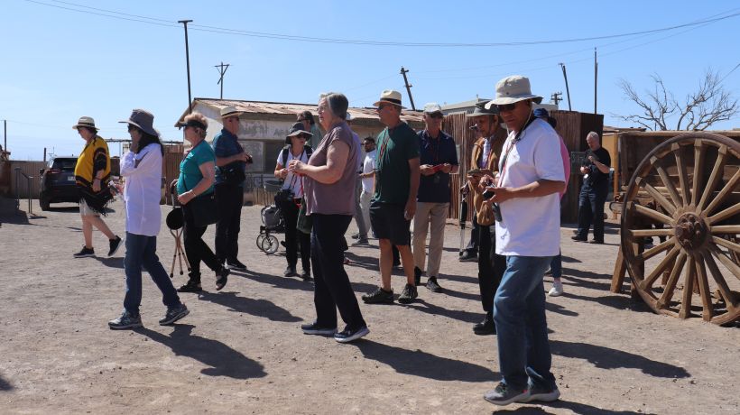 [GALERíA] Más de 300 turistas de dos cruceros de la temporada visitaron la Salitrera Humberstone