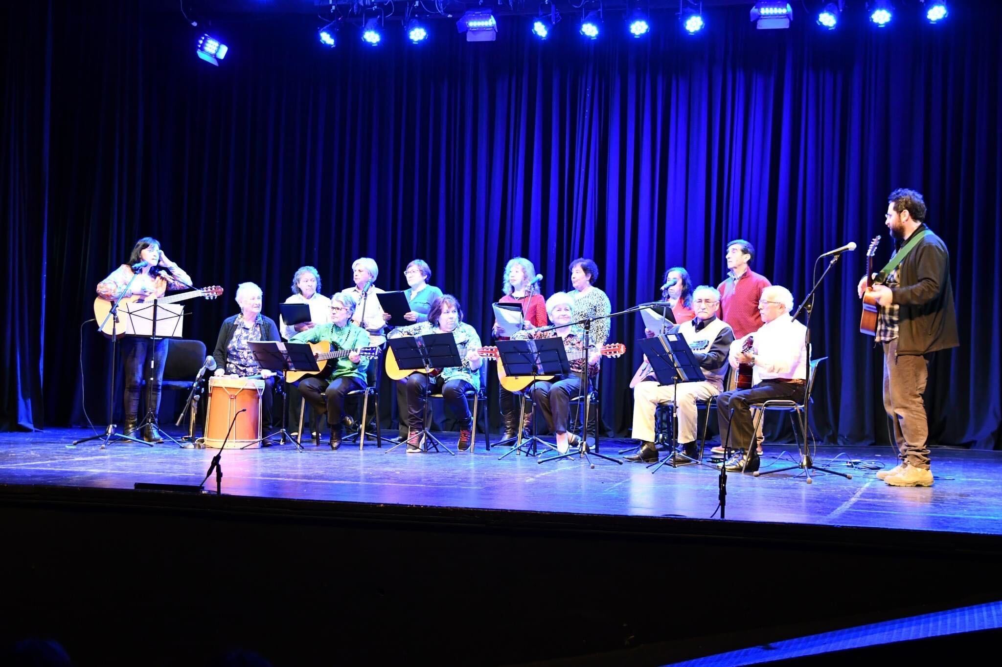Realizan "Tarde Cultural" para celebrar a personas mayores de Puerto Montt