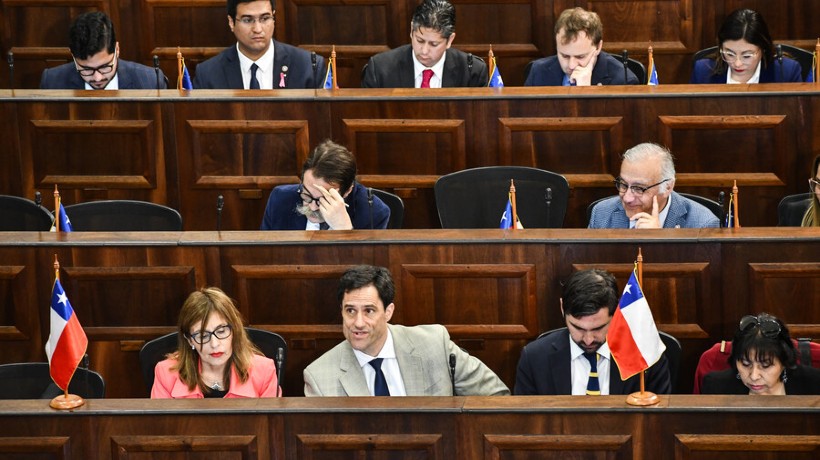 Pulso Ciudadano: rechazo a borrador constitucional alcanza un 69,7% Pulso Ciudadano: rechazo a borrador constitucional alcanza un 69,7%