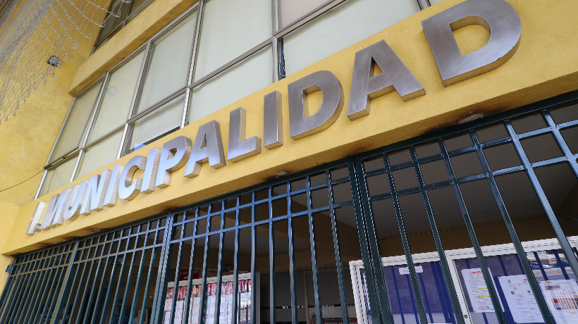 Municipio de Antofagasta asegura que ya pagó más de $46 millones a adulta mayor que se cayó en una vereda en mal estado