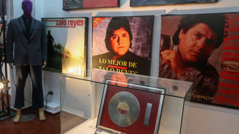 Un ramito de violetas: Zalo Reyes lanza serie y disco póstumo