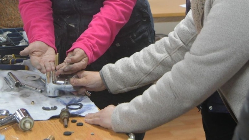 Vecinas de Puerto Montt aprenden sobre gasfitería Vecinas de Puerto Montt aprenden sobre gasfitería