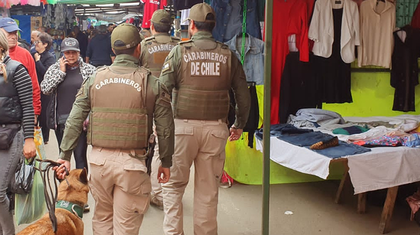 Cuatro detenidos deja operativo de fiscalización en feria Caupolicán de Viña del Mar Cuatro detenidos deja operativo de fiscalización en feria Caupolicán de Viña del Mar