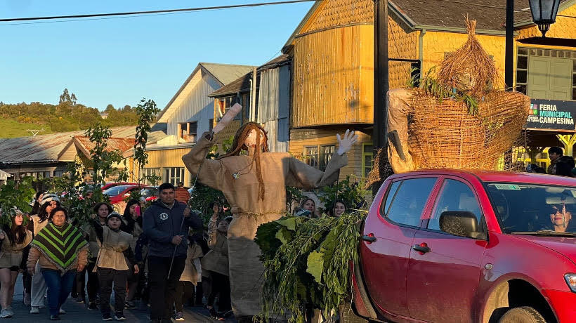 Curaco de Vélez celebró su segundo Carnaval de la Mitología Curaco de Vélez celebró su segundo Carnaval de la Mitología