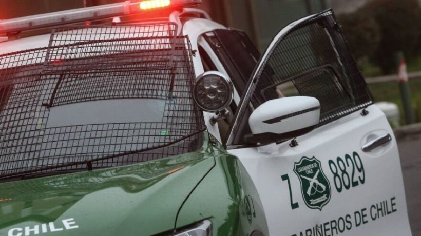 Turba de más de 30 sujetos intentó saquear supermercado en San Bernardo: escaparon disparando contra Carabineros