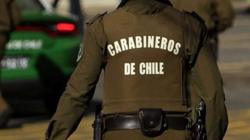 Tres botellas con sustancias químicas causaron estruendoso ruido en baños de colegio en Iquique