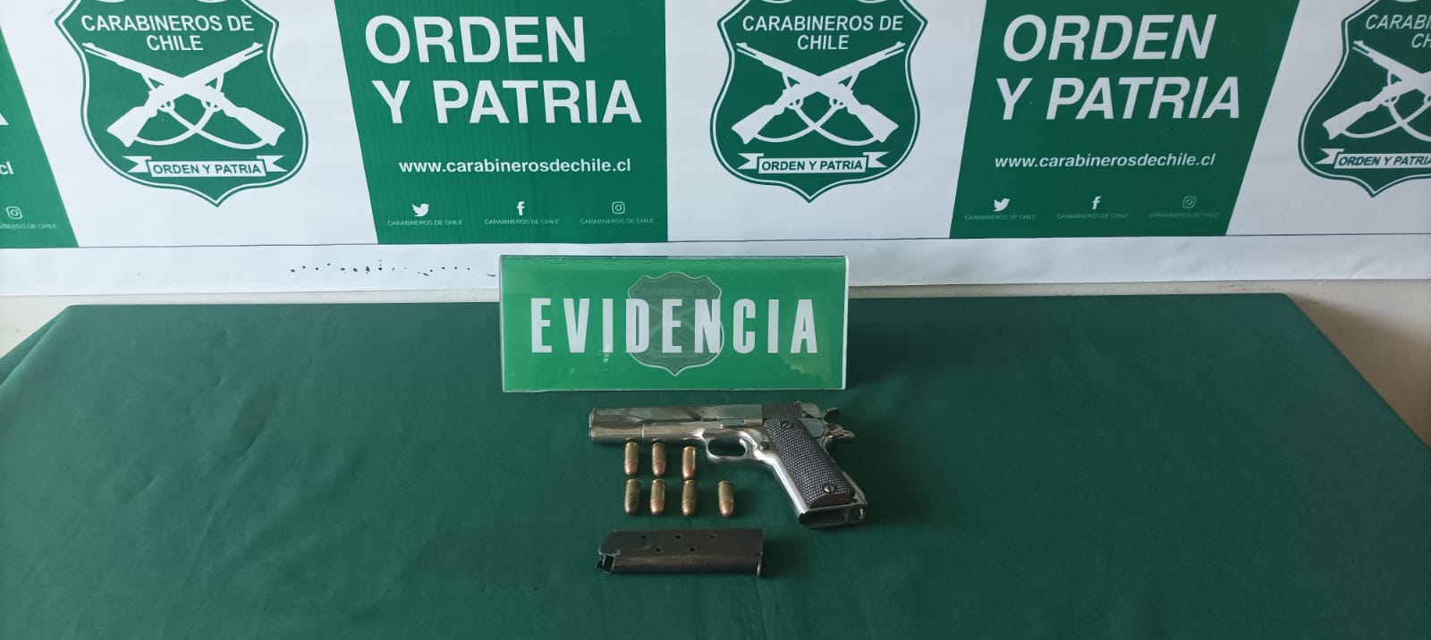En patrullaje, Carabineros detiene a dos jóvenes con armas y municiones en Arica