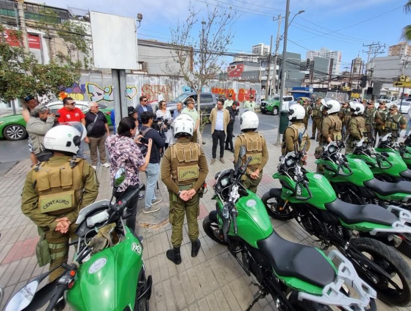 Carabineros refuerza servicios preventivos en centros comerciales durante navidad en Iquique