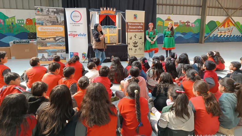 En Dalcahue comienza la entrega de juguetes navideños a niños y niñas
