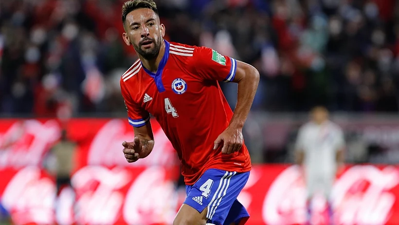Mauricio Isla y su ausencia en "La Roja": "No estoy en rendimiento top para jugar por mi selección"