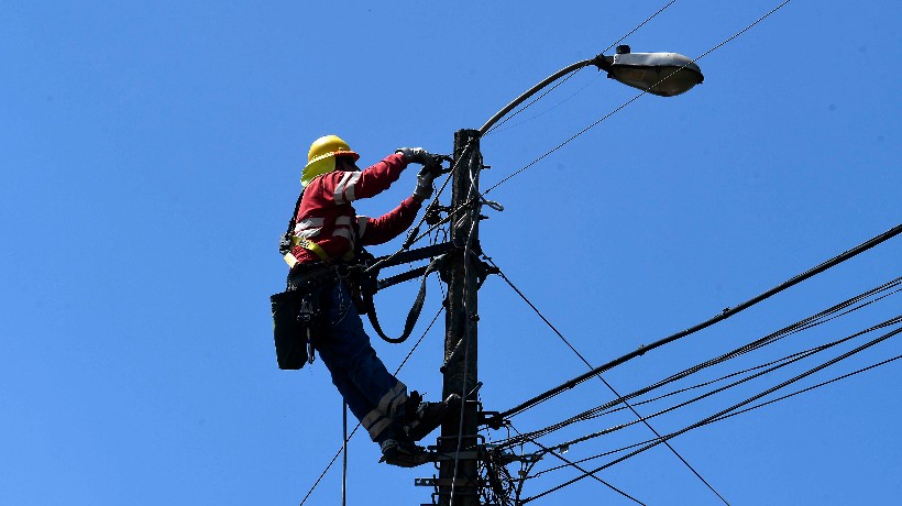 Volvió la luz a 112 mil clientes afectados por apagón en Antofagasta