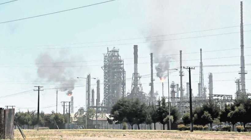 Dos trabajadores lesionados y un sumario sanitario dejó emergencia al interior de la Refinería de Enap