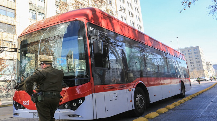 Joven en scooter murió atropellada por Bus Red en Las Condes