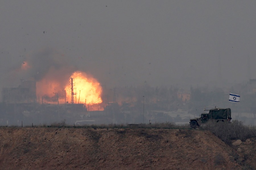 Israel libra fuertes combates con Hamás en el norte de Gaza y sigue su ofensiva en el sur
