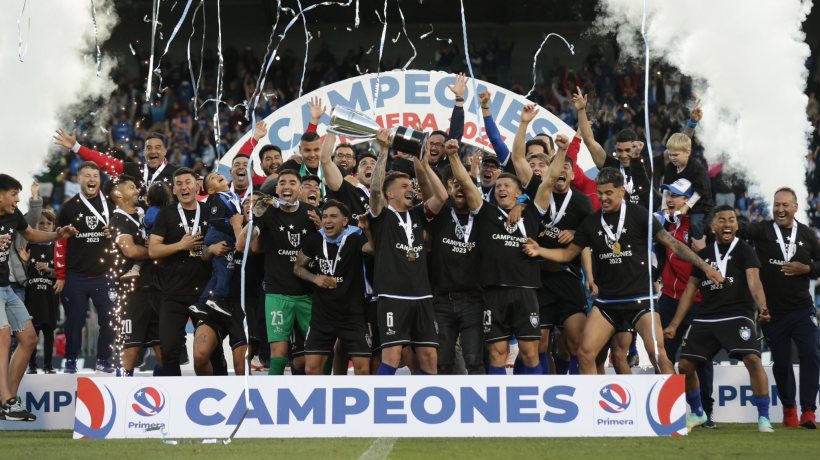 Directiva de Huachipato renunció a dos días de su tercer título y busca nuevos controladores para el club