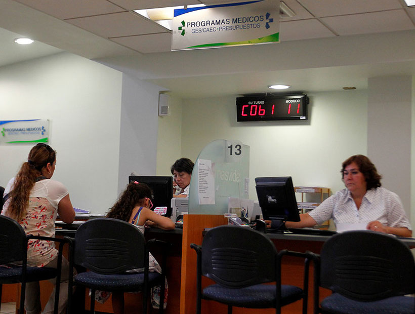 Minsal llamó a avanzar en Ley Corta y pidió a isapres mejorar eficiencia tras aplicación de fallo GES