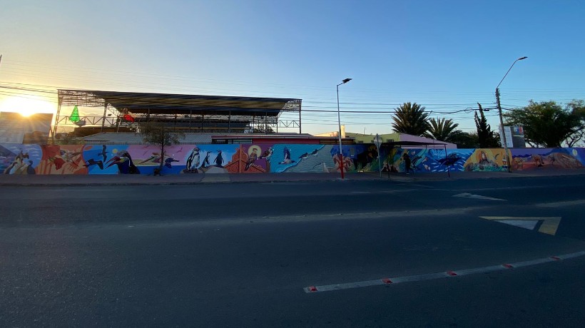 Inauguran mural sobre patrimonio natural en escuela Julia Herrera Varas de Mejillones